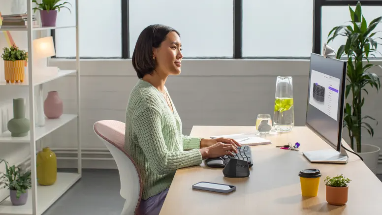 Logitech Wave Keys Ergonomics Wireless Gaming Keyboard - Off White