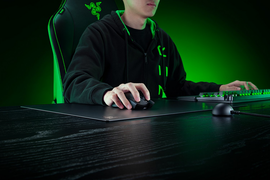 Razer Atlas Pro Ultra-Thin Premium 1.9mm Tempered Glass Gaming Mouse Mat (L) - Black